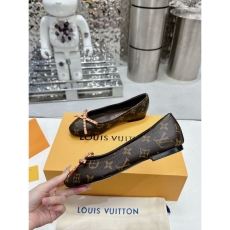 Louis Vuitton Flat Shoes